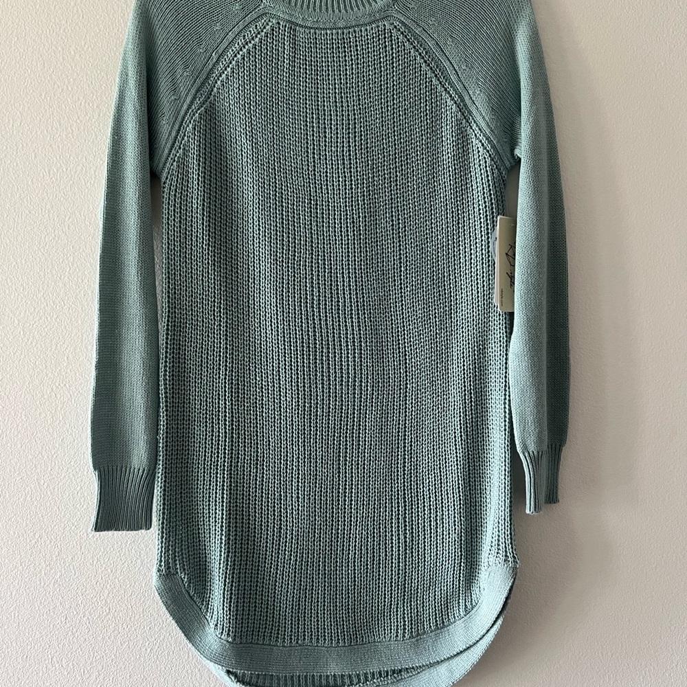 NWT RD Style Women's Sweater in Soft Blue/Green